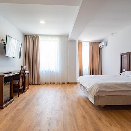 Hotel Voyager Năvodari Esterno foto