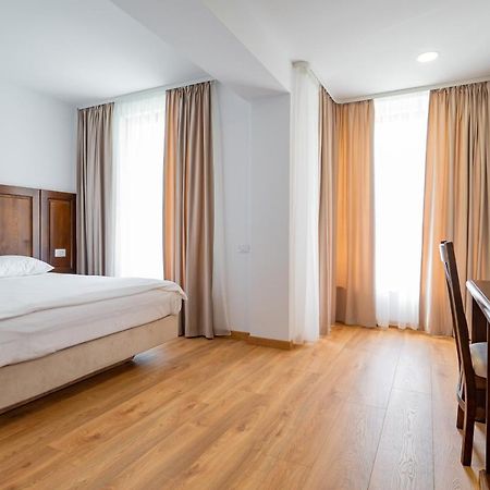 Hotel Voyager Năvodari Esterno foto