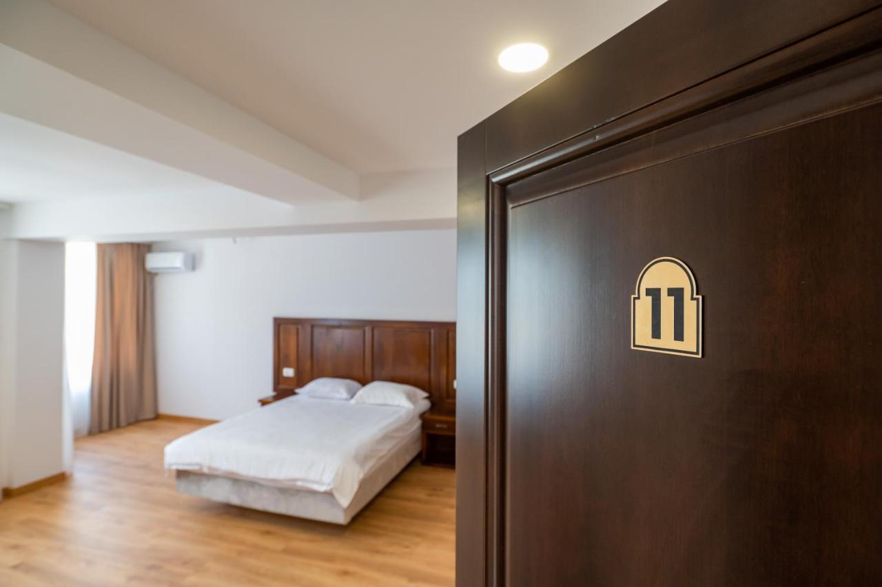 Hotel Voyager Năvodari Esterno foto