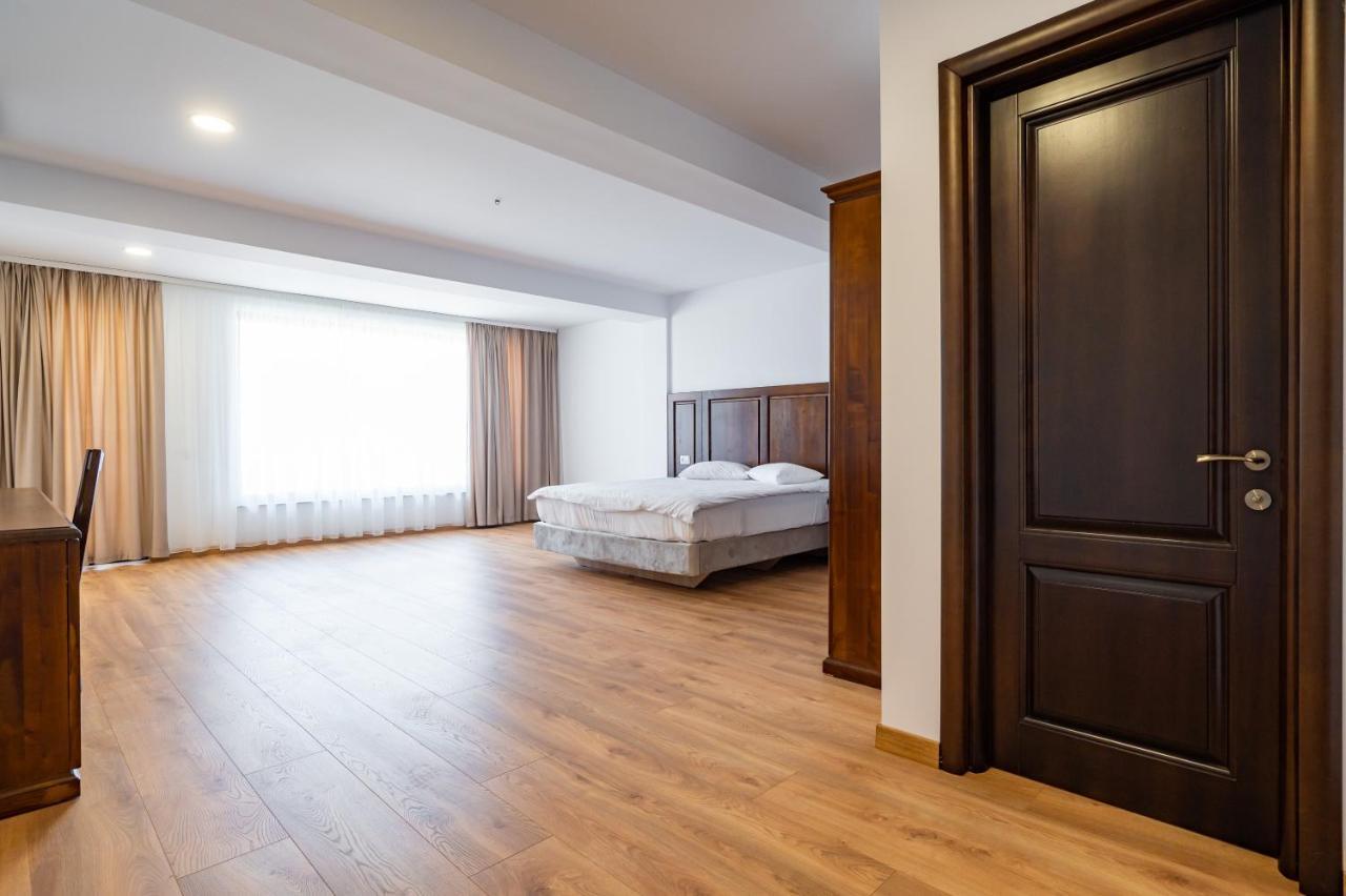 Hotel Voyager Năvodari Esterno foto