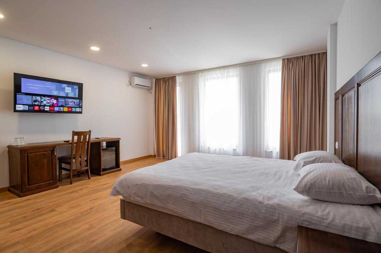 Hotel Voyager Năvodari Esterno foto
