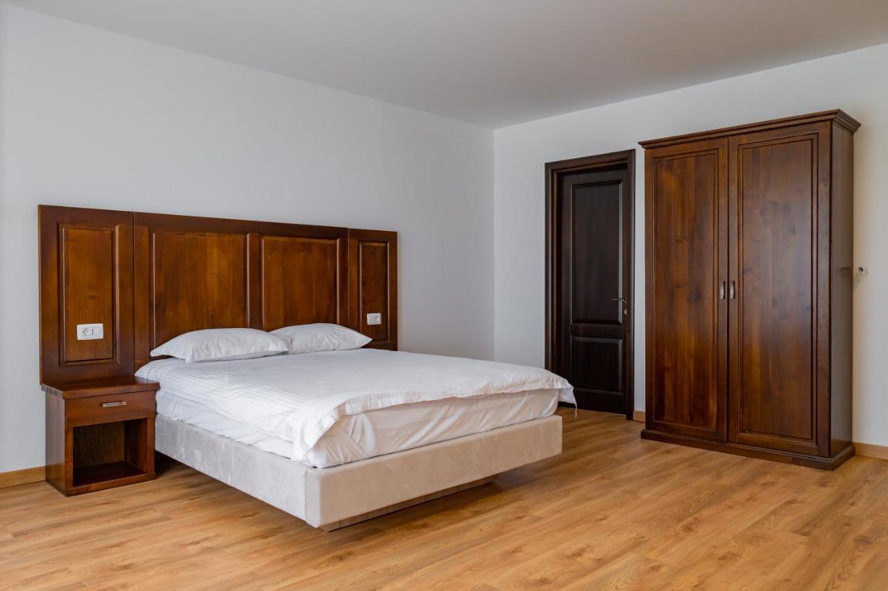 Hotel Voyager Năvodari Esterno foto