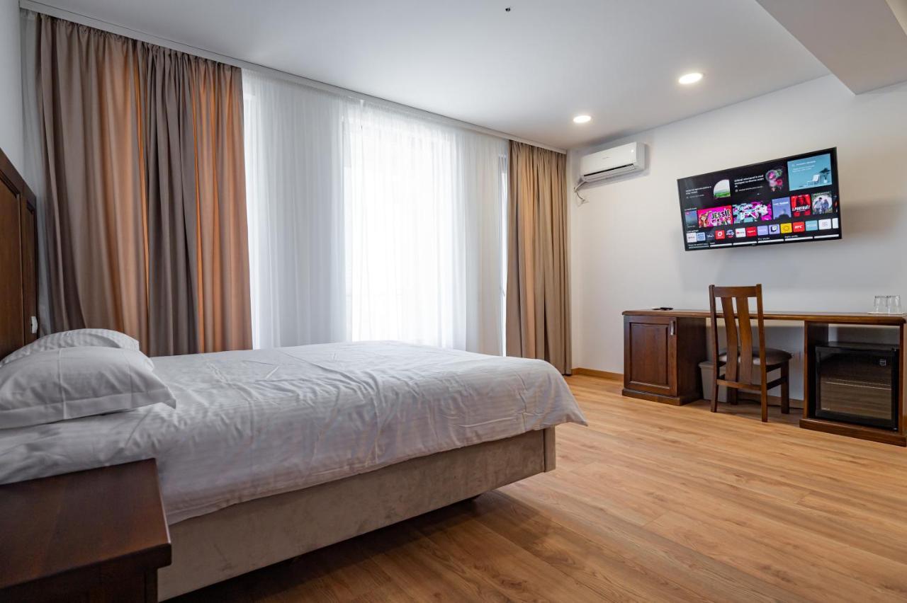 Hotel Voyager Năvodari Esterno foto