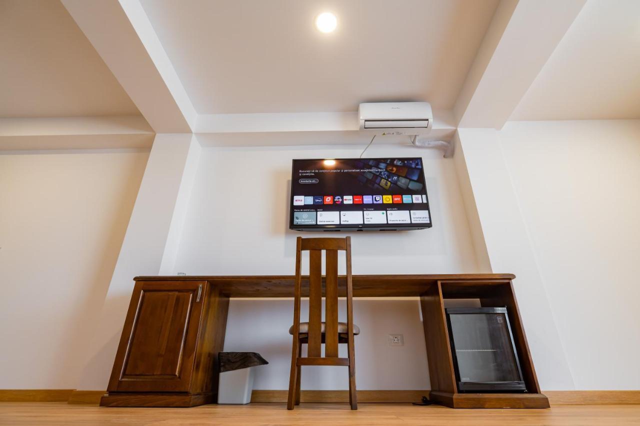 Hotel Voyager Năvodari Esterno foto