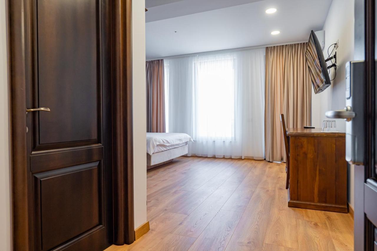 Hotel Voyager Năvodari Esterno foto
