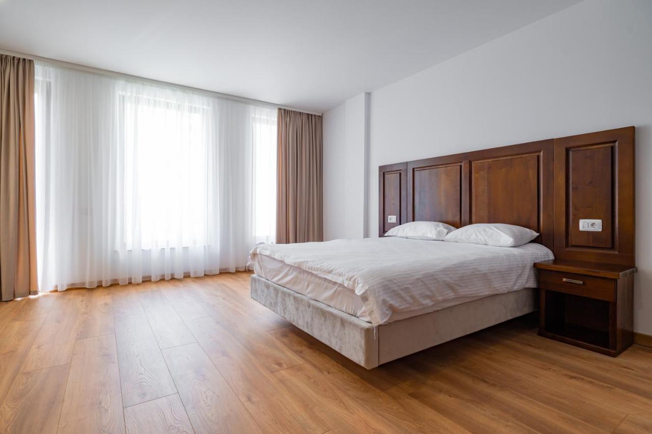 Hotel Voyager Năvodari Esterno foto