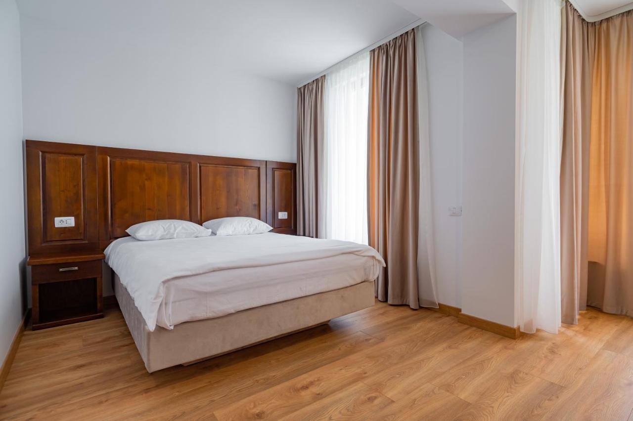 Hotel Voyager Năvodari Esterno foto