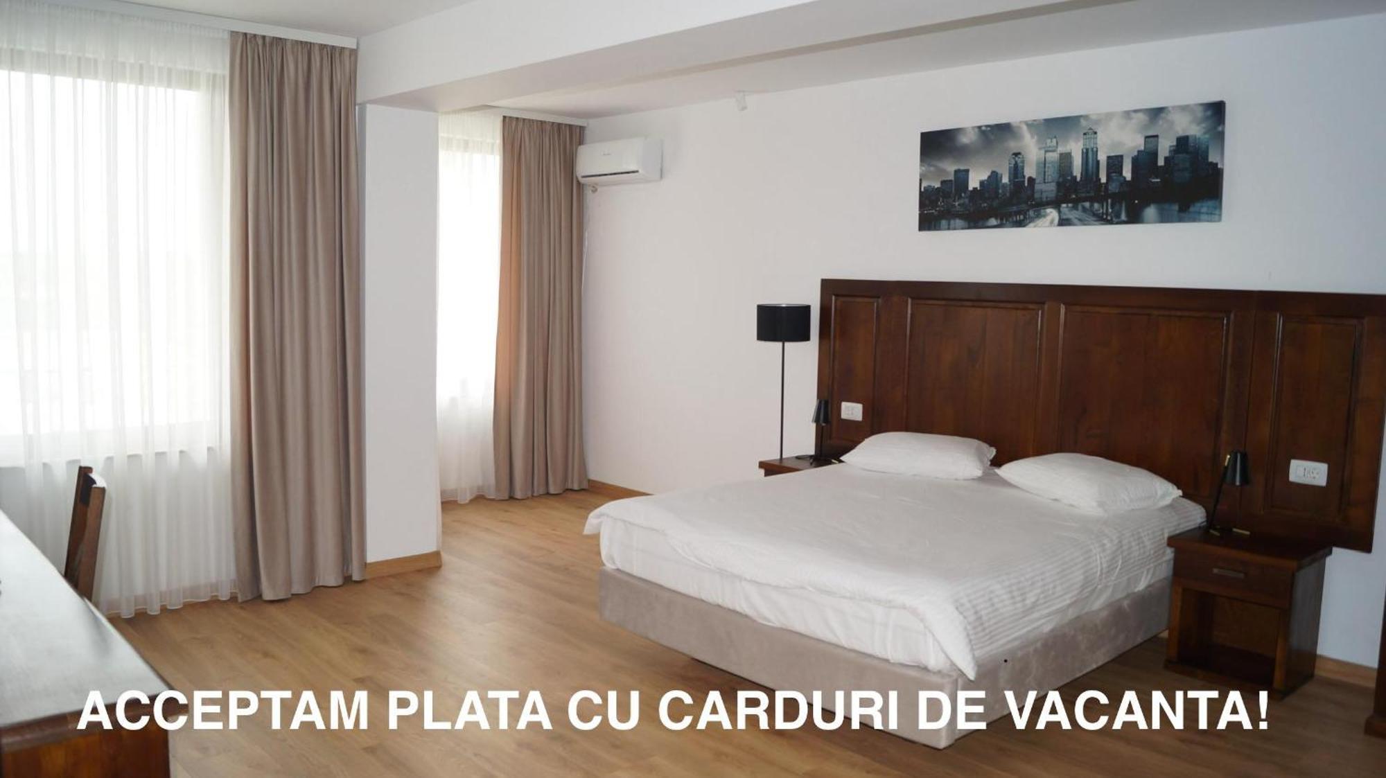 Hotel Voyager Năvodari Esterno foto